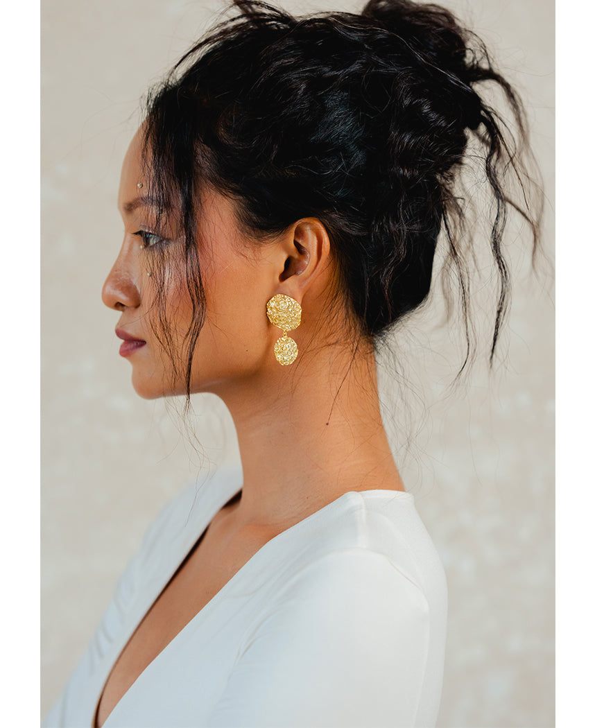 Do-Chaand-Earrings-Gold-A.jpg