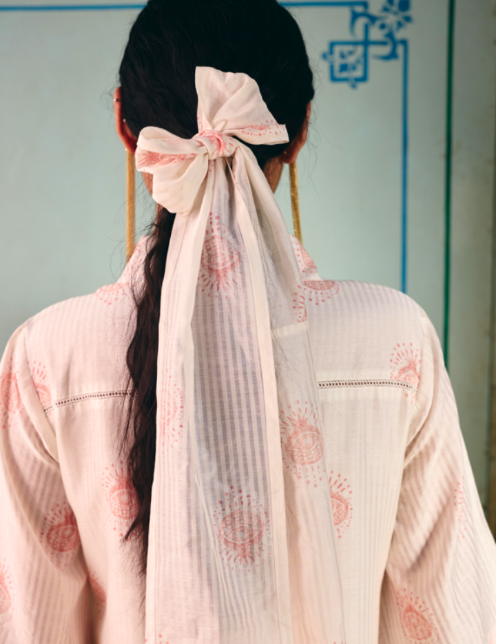 Aira-Tie-Scarf-A.png