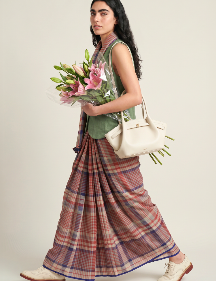 Am-in-Love-Saree-Paprika-A.png