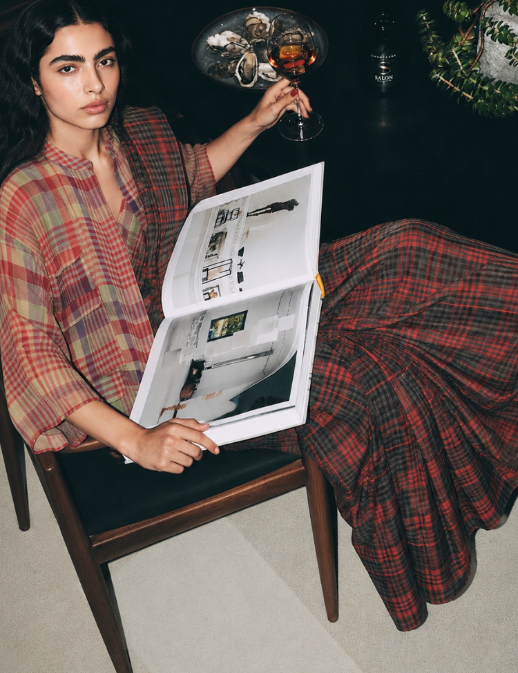 Am-in-Love-Saree-Peppercorn-B.png