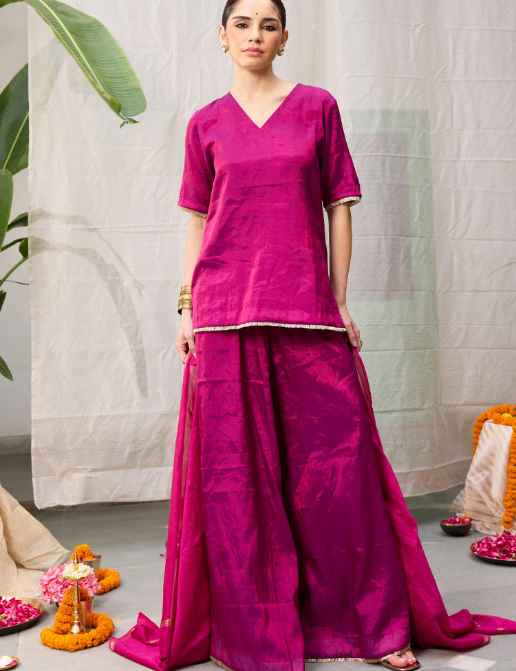 Amala-Set-Fuschia-D_ae342211-235c-4c6d-9138-e2e04e28b77a.jpg
