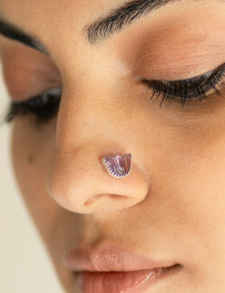 Amethyst-Lotus-Nose-Pin-B_0201eac0-717a-4418-b264-65880f68b1e4.jpg