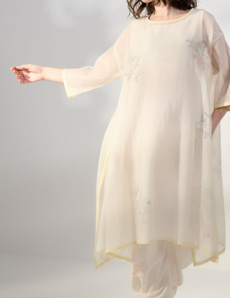 Anise-Kurta-C_23427cca-9372-47ca-8cf8-841ddb685f5a.jpg