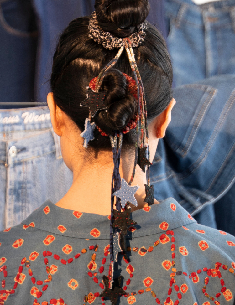 Arai-Hair-Scrunchie-A.png