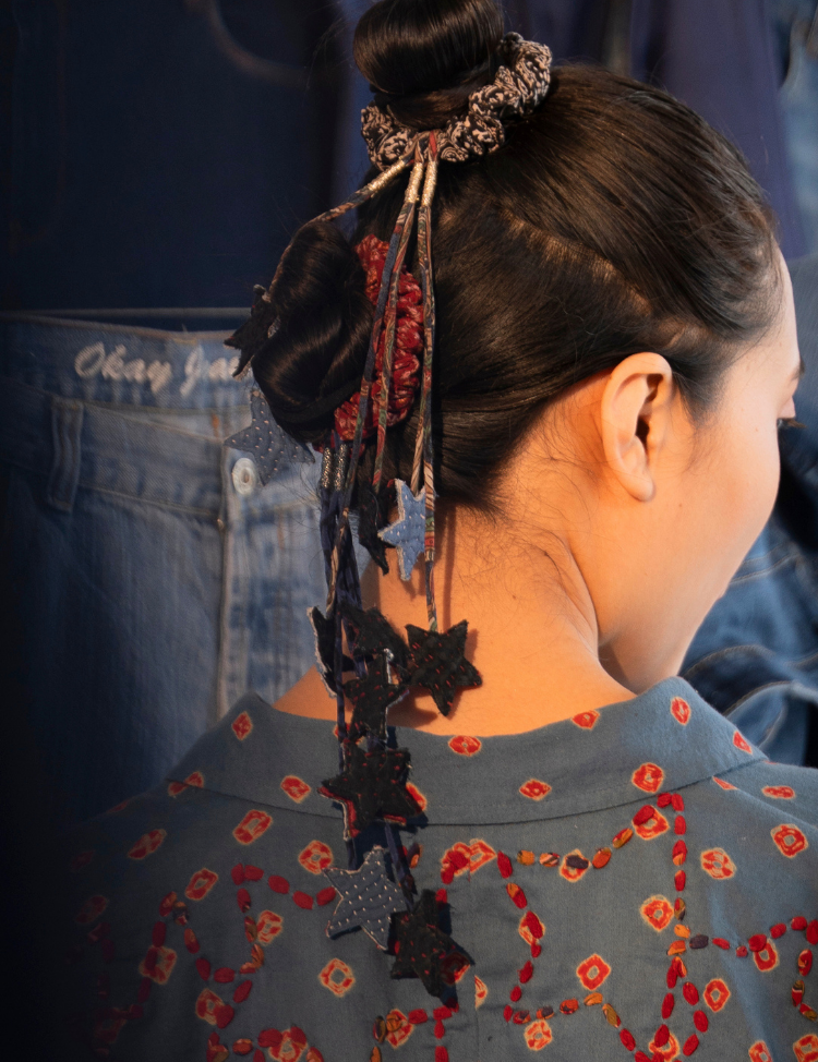 Arai-Hair-Scrunchie-B.png