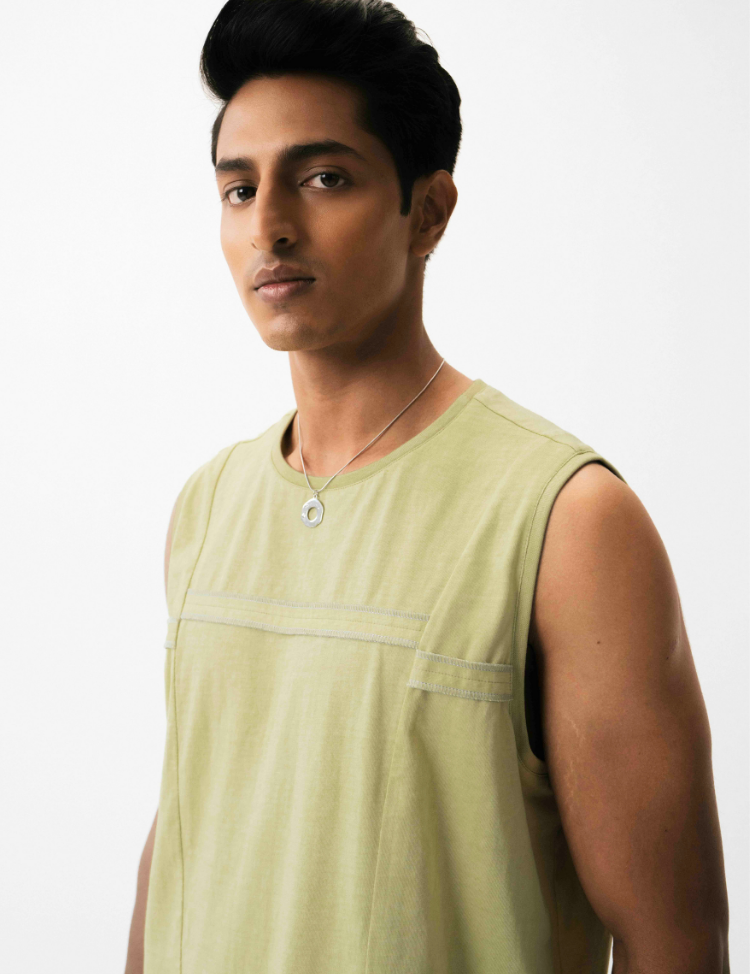 Avenue-Vest-Olive-D.png
