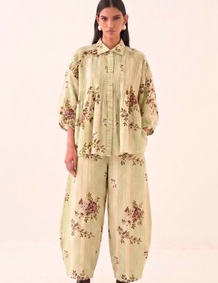 Bagiya-Floral-Pintuck-Top-A_4331e227-363f-48a9-9d6b-88156f5601e2.png
