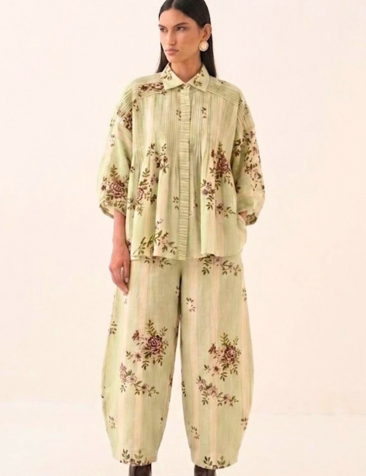 Bagiya-Floral-Pintuck-Top-B_72df8e4c-ea6b-4632-9863-a8cbed05955b.png