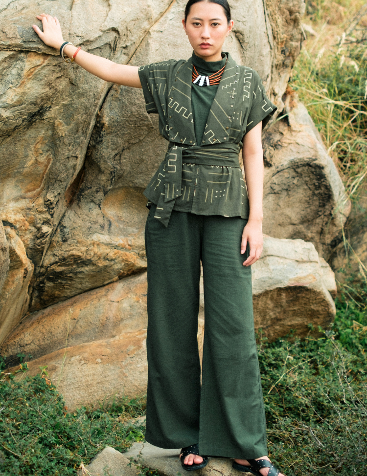Berlin-Shawl-Collar-Top-A_fc6e2ad5-1dd0-4089-a706-c0e3e456a342.png