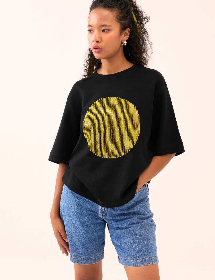Black-Circle-Tshirt-A.png