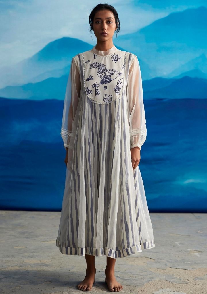 yoke design dress 8 Stunning Dresses With Contrasting Yoke Patterns!