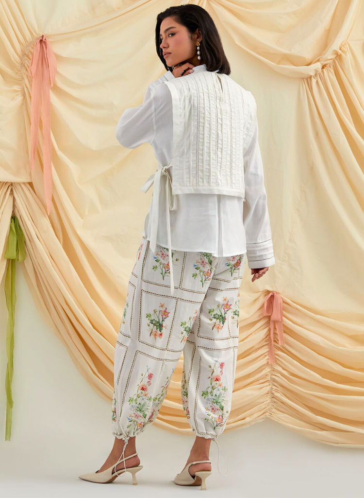 Lily Bouquet Bib Set