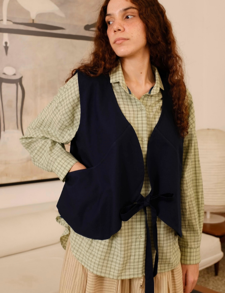 Briar-Vest-Navy-A.png