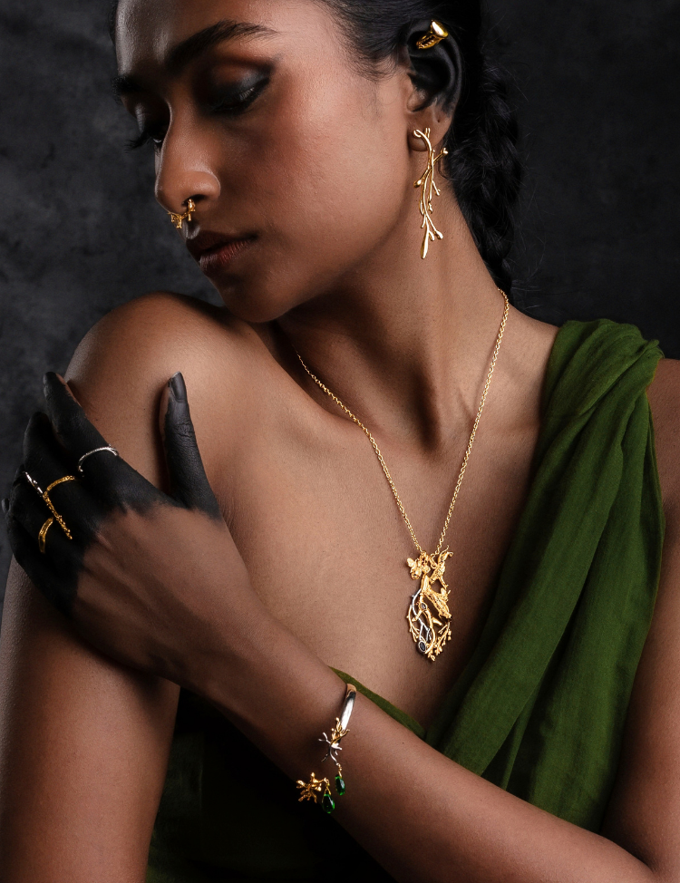 Bunon-Pendant-Necklace-B.png