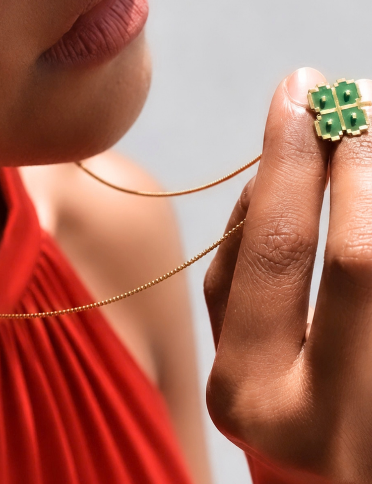 Clover-Necklace-B.png