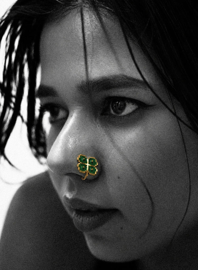 Clover Nose Pin