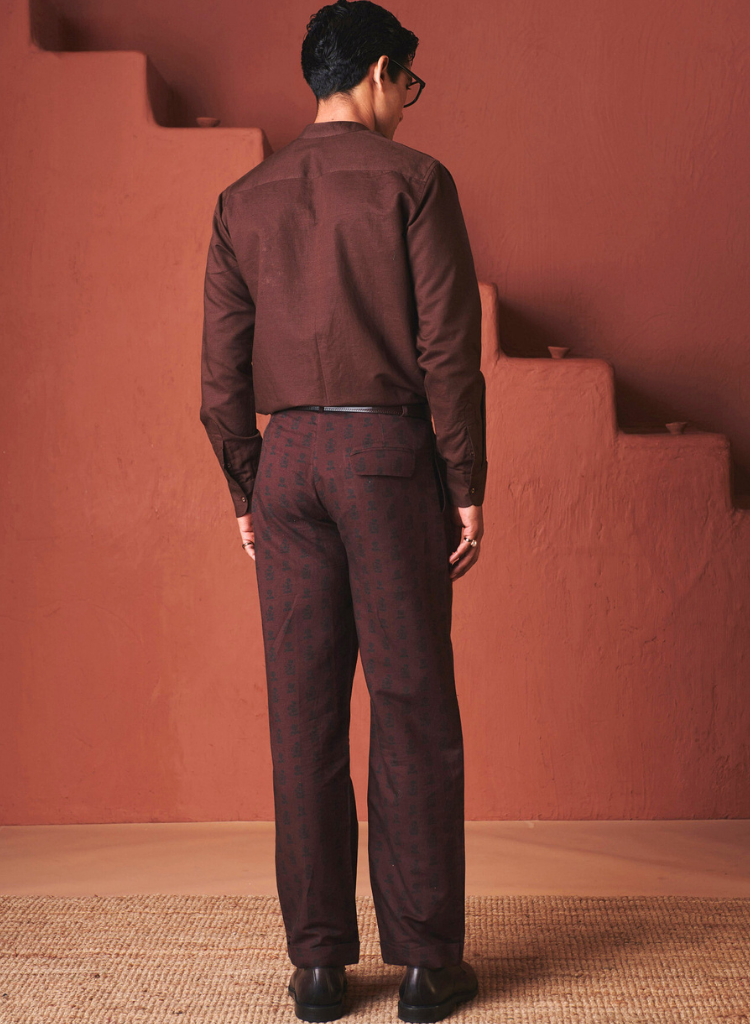 Coffee Buta Pleated Tapered Pants