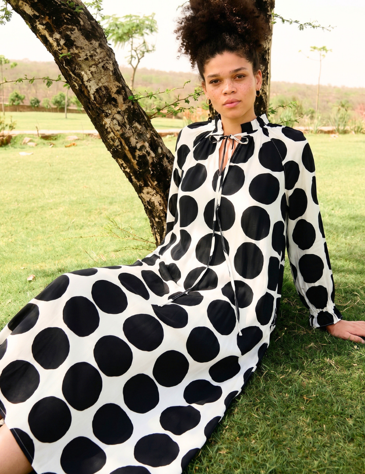 Daisy-Dress-Black-A.png