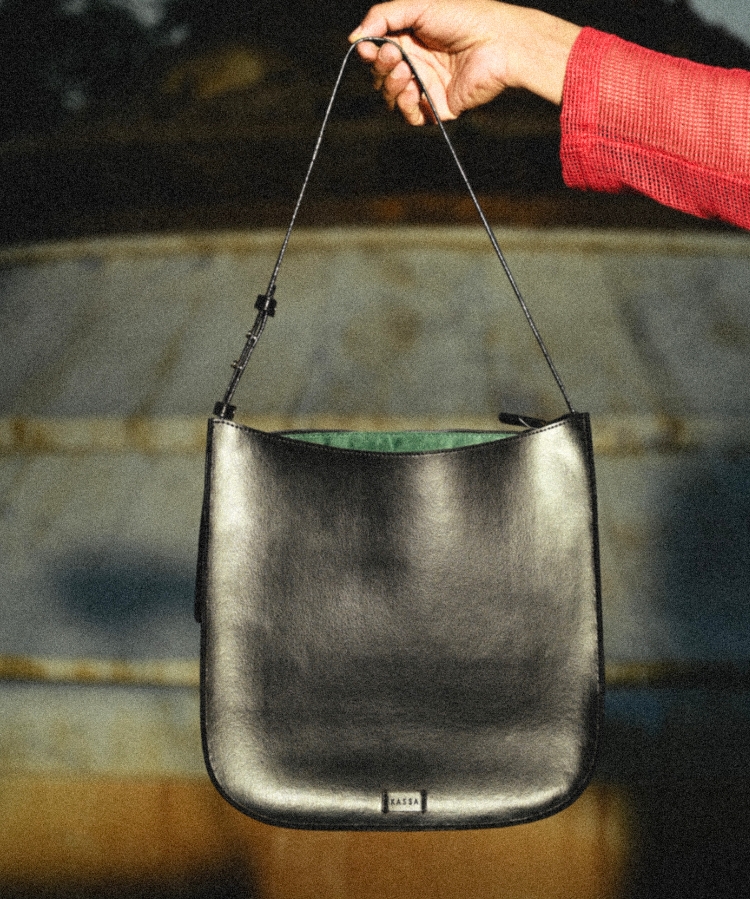 Dali-Tote-A.png