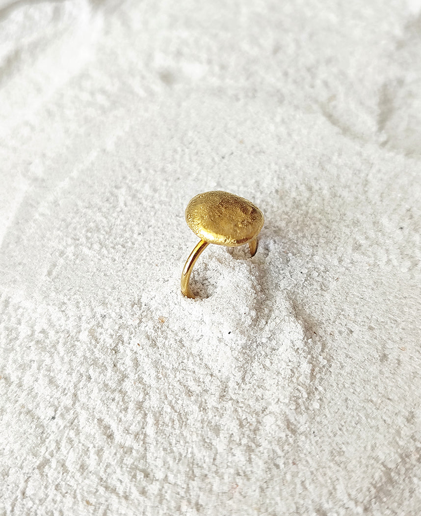 Drew-Large-Gold-Ring-B_9bb26aaa-b13f-478f-b7e1-e7f5c3389c86.jpg