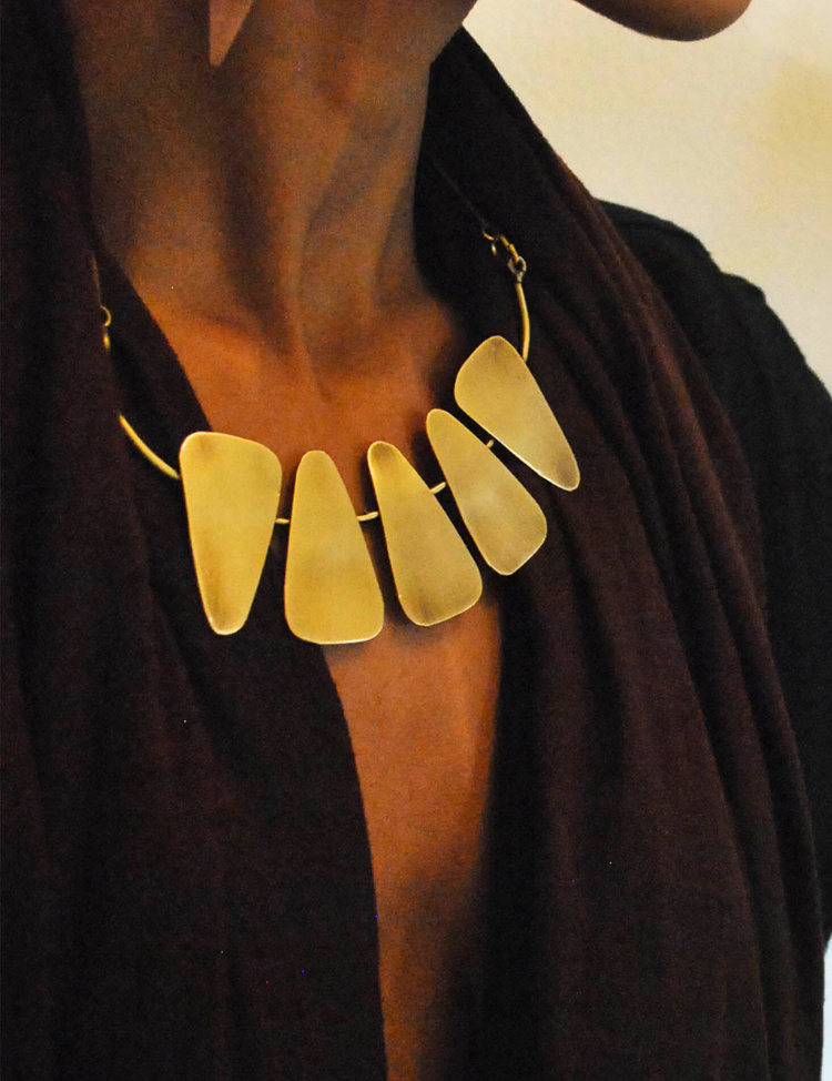 Dzino-Neckpiece-C.png