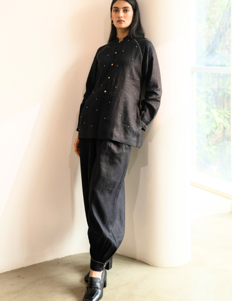 Ebony-Black-Short-Kurta-B_ab985277-3e84-46f1-a3d1-b7489e199485.png