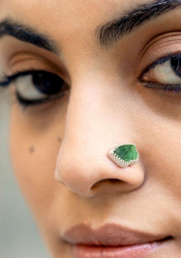 Emerald Lotus Leaf Nose Pin