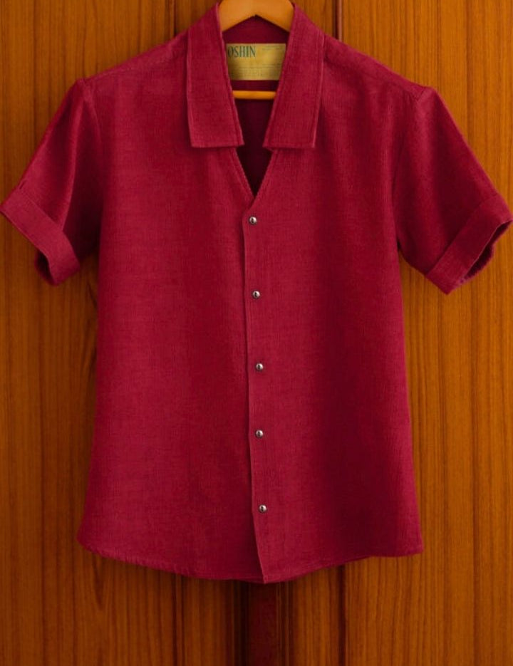 Extended-Collar-Shirt-Red-C_76004031-7b57-44d9-8da5-5822780ff0c9.jpg