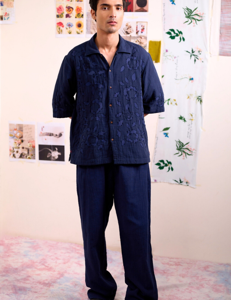 Florique-Shirt-Navy-A.png