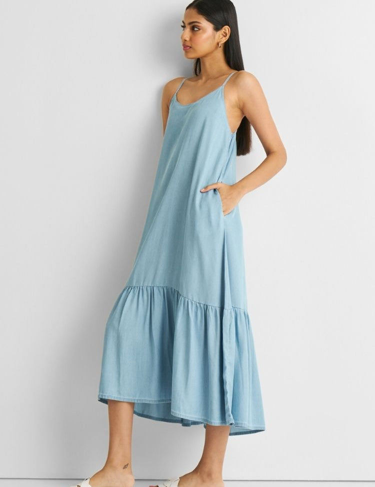 Flowy-Maxi-Dress-Light-Blue-B.jpg