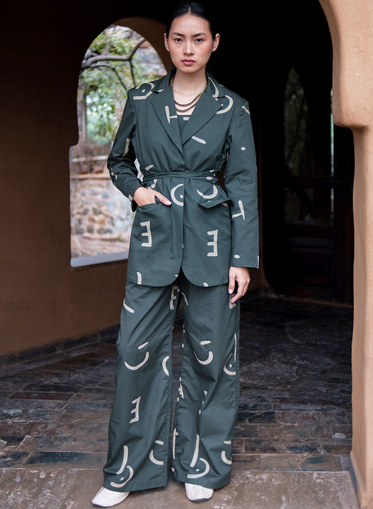 Cambridge Friday Line Set