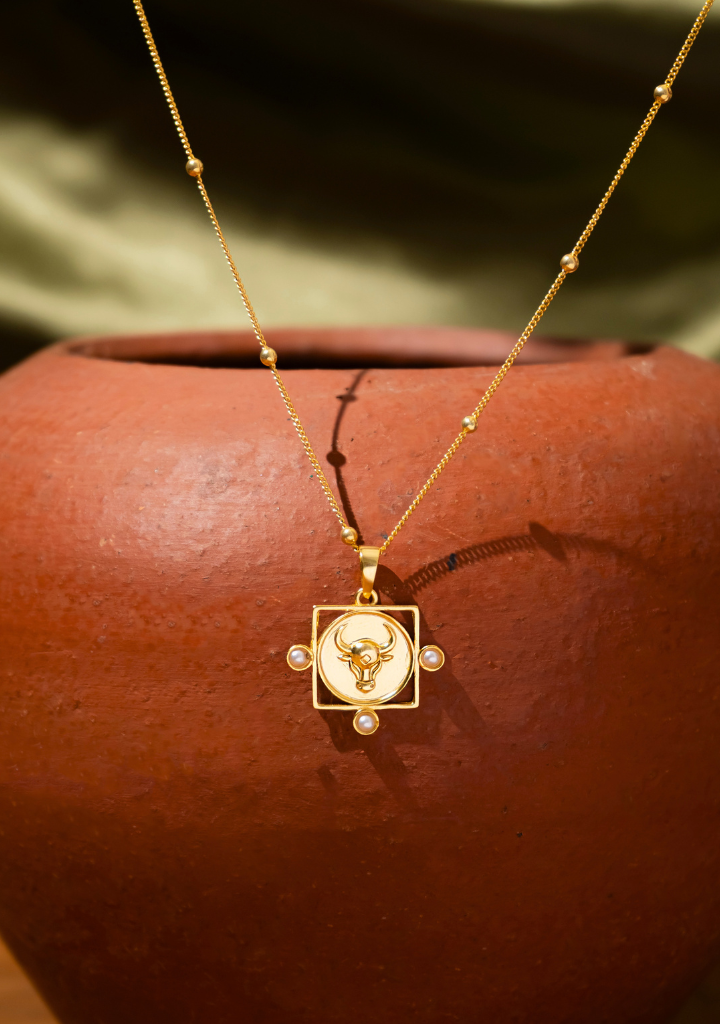 Gaura Necklace