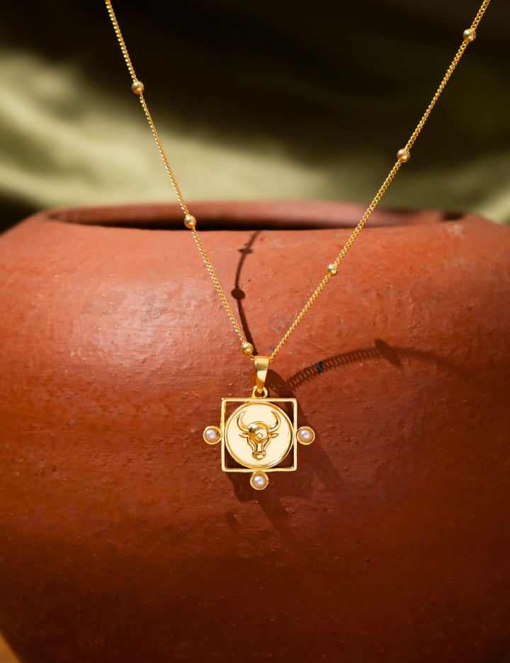 Gaura-Necklace-A.png