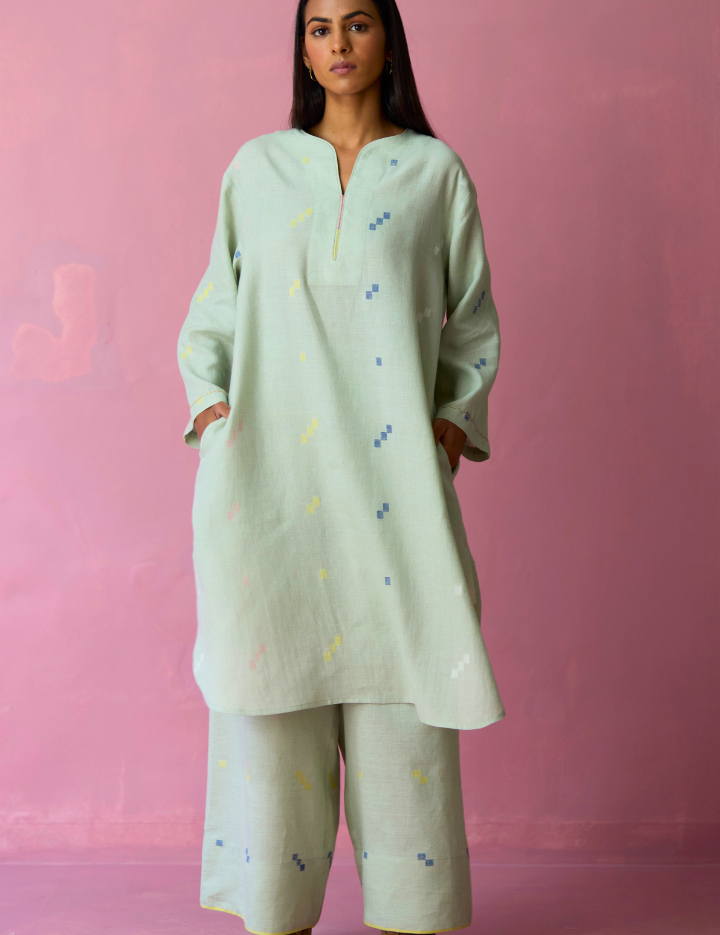Ikara-Jamdani-Kurta-Set-A_13d1f539-5b51-451b-999b-a0243d394d70.png