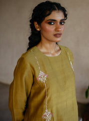 Ira Kurta Set