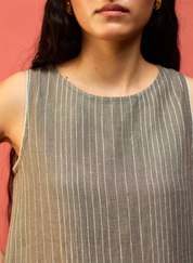 Juro Stripe Parabola Dress