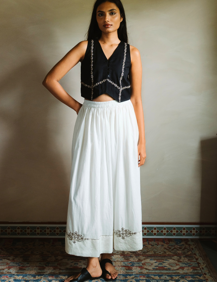 Kai-Vest-Charcoal-C_6f47b5c5-e855-4884-82fe-bd3603e93f87.png