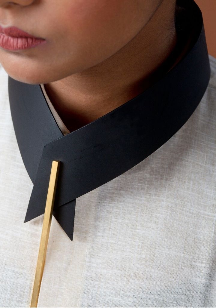 Kane & Abel Neck Collar