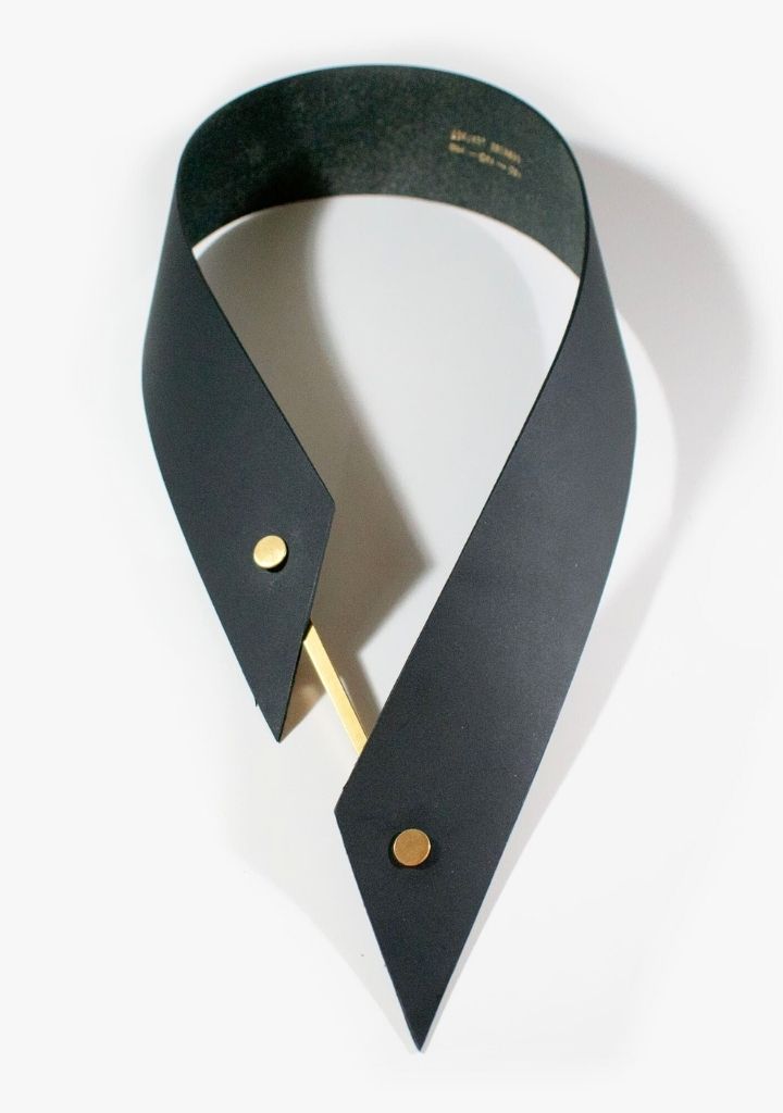 Kane & Abel Neck Collar