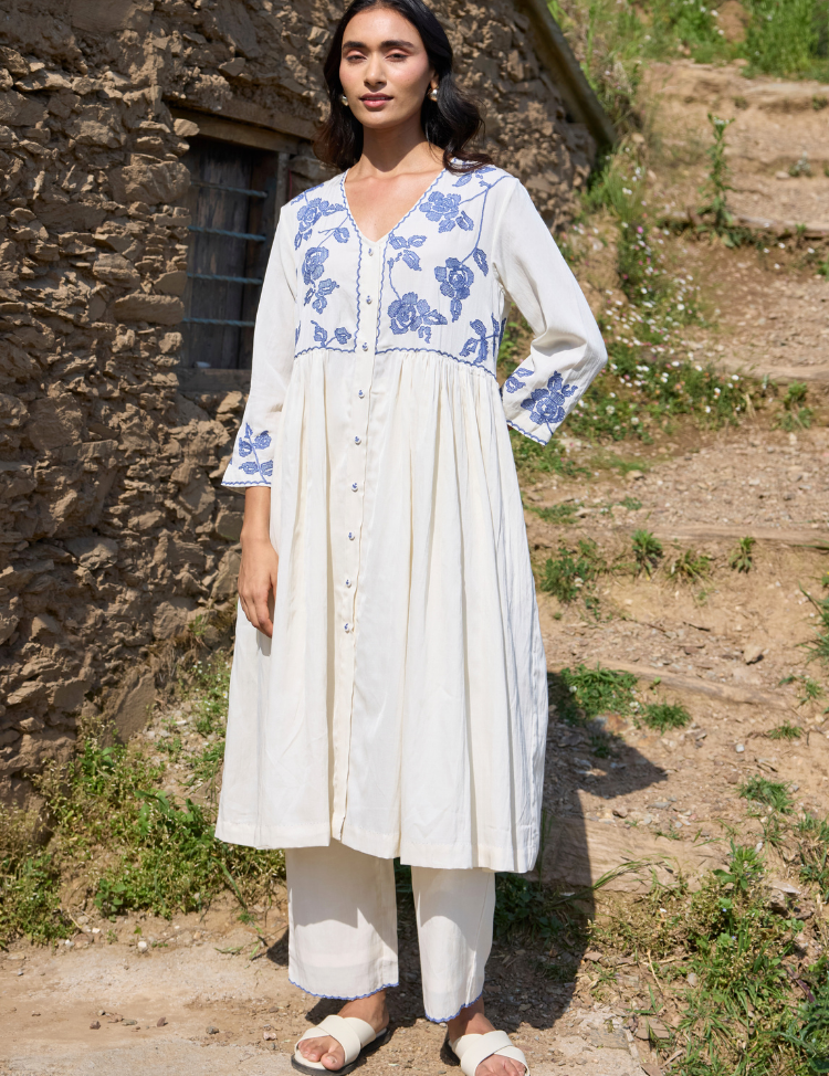 Karen-Tunic-White-B_5ccabe1c-dfe4-4e29-a8ee-eb0186f40426.png