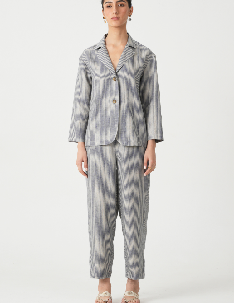Kasane-Striped-Linen-Jacket-A_a3e36f8b-7228-4957-a3ae-2beed213dac1.png