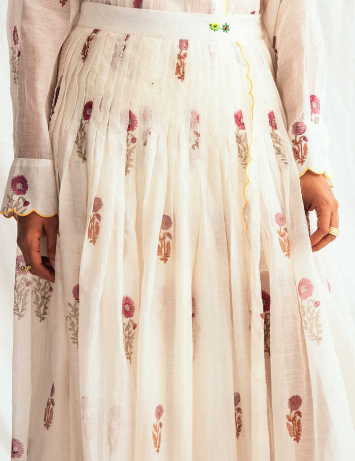 Kulfi-Pleated-Skirt-C_a13bf262-a04e-488f-b9be-1c1885203550.png