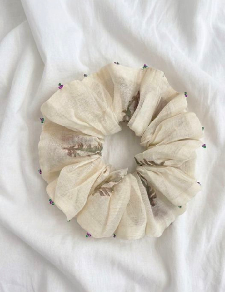 Kulfi-Scrunchie-A.png