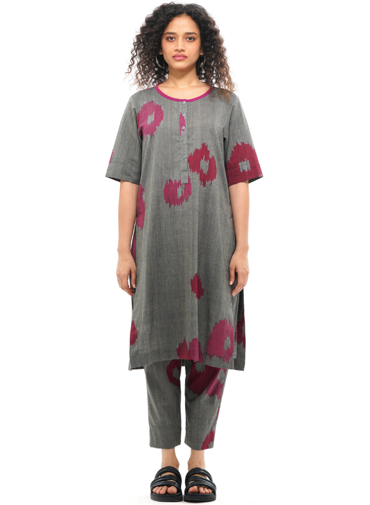 Kuro Kurta