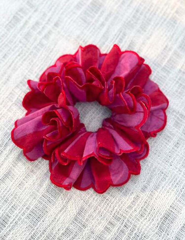 Lali-Scrunchie-A.png