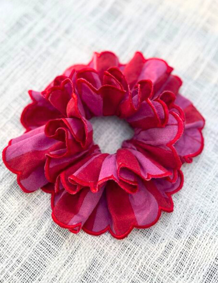 Lali-Scrunchie-B.png