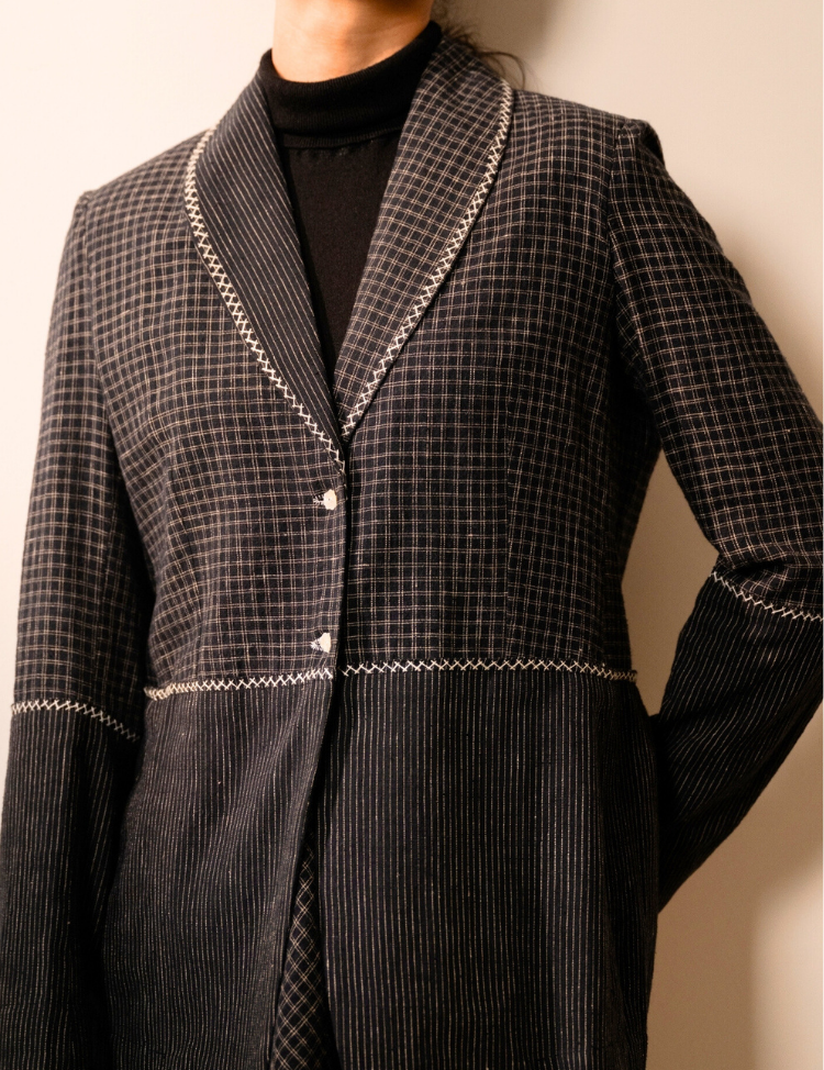 Lava-Checks-Blazer-C_4aecd28b-ef10-41cd-b943-3e7bc2ea9c33.png