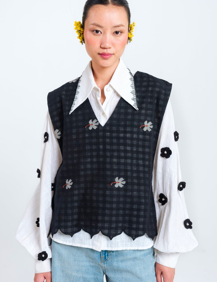 Leap-Jamdani-Scallop-Overlay-B.png