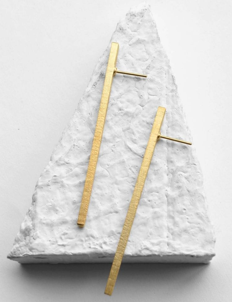 Less-Is-More-Earrings-Gold-B_8438ac8d-18c0-4de0-ae87-4acd12399768.jpg