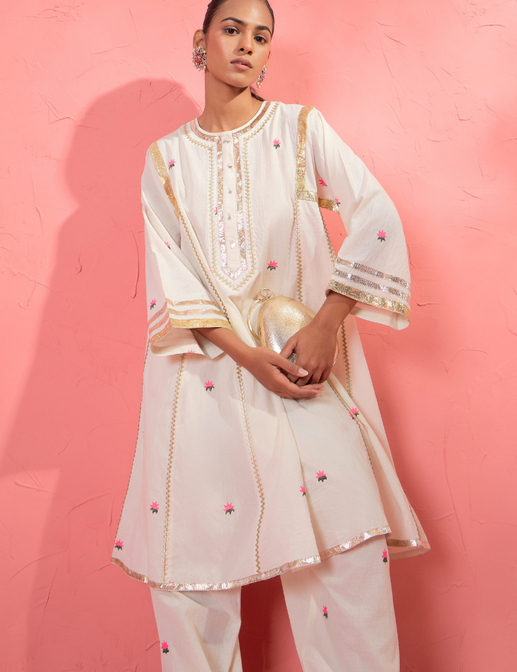 Lotus-Blush-Set-D_2257a232-b674-4946-9f81-dc13ba0b0435.png